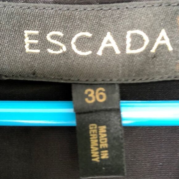 Escada   - Picture 3 of 4